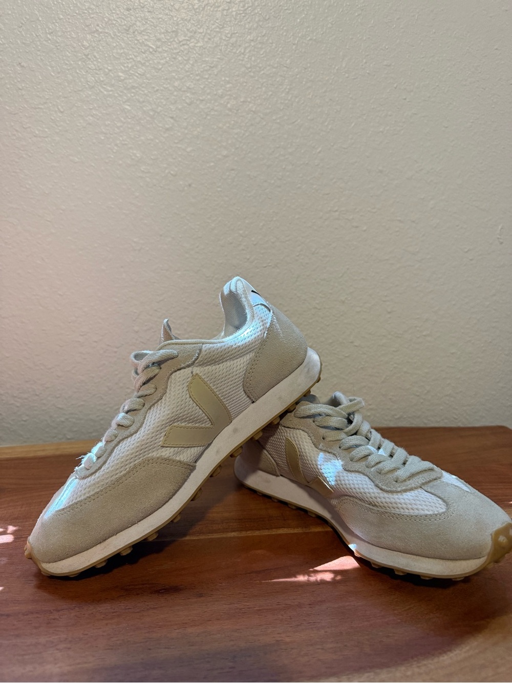 Veja Rio Branco - Women Sneakers in White and Beige - Picture 2 of 5